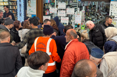 Eski sevgilisi ve kardeşini sokak ortasında bıçakladı