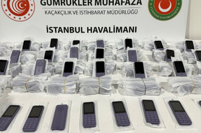 İstanbul Havalimanı'nda 15 Bin 485 Adet Cep Telefonu Ele Geçirildi