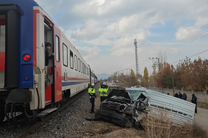 Tren Yolunda Kaza: 1 Ölü, 1 Yaralı