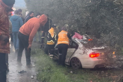 Tanker ile Otomobil Kafa Kafaya Çarpıştı, Patlayıp Alev Alev Yandı