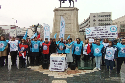 Eğitim ve Bilim Gücü Sendikası, Öğretmen Maaşlarının Yeterli Olmadığı Gerekçesiyle Eylem Yaptı