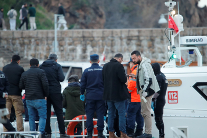 Antalya'da Denizde Erkek Cesedi Bulundu