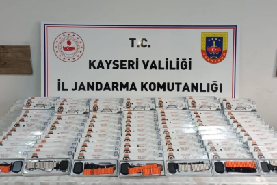 Kayseri'de 100 Bin Tl'lik Kaçak Akıllı Saat Yakalandı