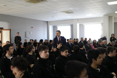 Şükrü Deviren, öğrencilerin "Farkındalığa Yolculuk Projesi"ne katıldı