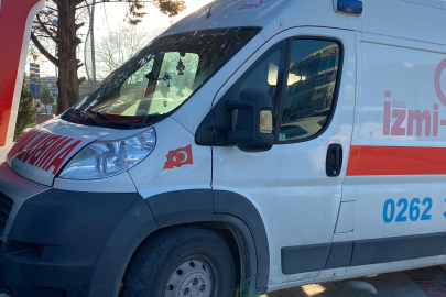 İçinde Bebeğin de Bulunduğu Özel Ambulans Otomobil İle Çarpıştı