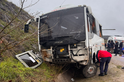 Balıkesir'de Servis Otobüsü Devrildi: 4'ü Ağır 26 Yaralı