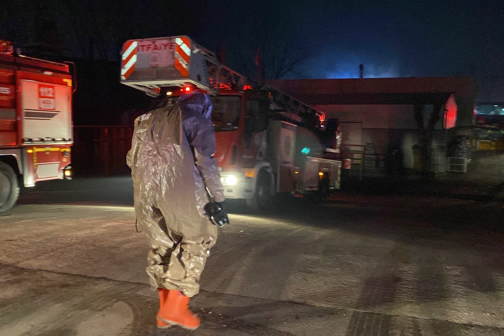 Gaz dolum tesisindeki sızıntı ekipleri harekete geçirdi