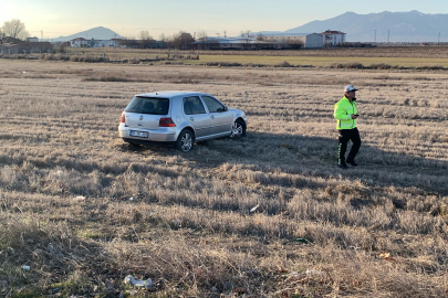 Otomobil Kontrolden Çıkarak Tarlaya Uçtu